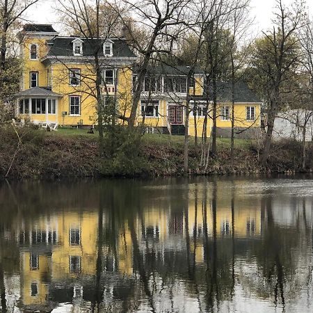 Pangea House Bed & Breakfast Gananoque Eksteriør bilde
