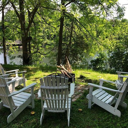 Pangea House Bed & Breakfast Gananoque Eksteriør bilde