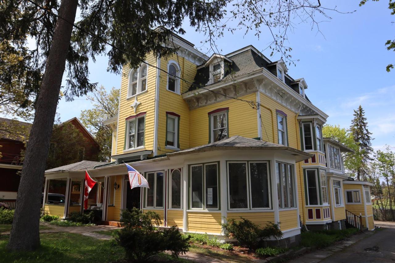 Pangea House Bed & Breakfast Gananoque Eksteriør bilde